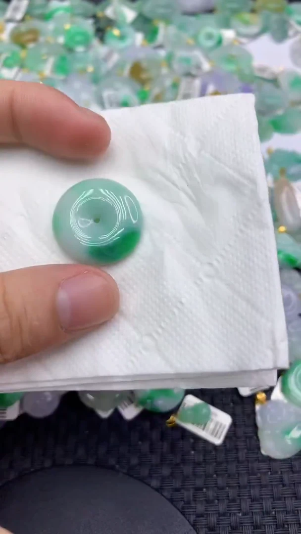 翡翠未镶嵌颈饰111111111