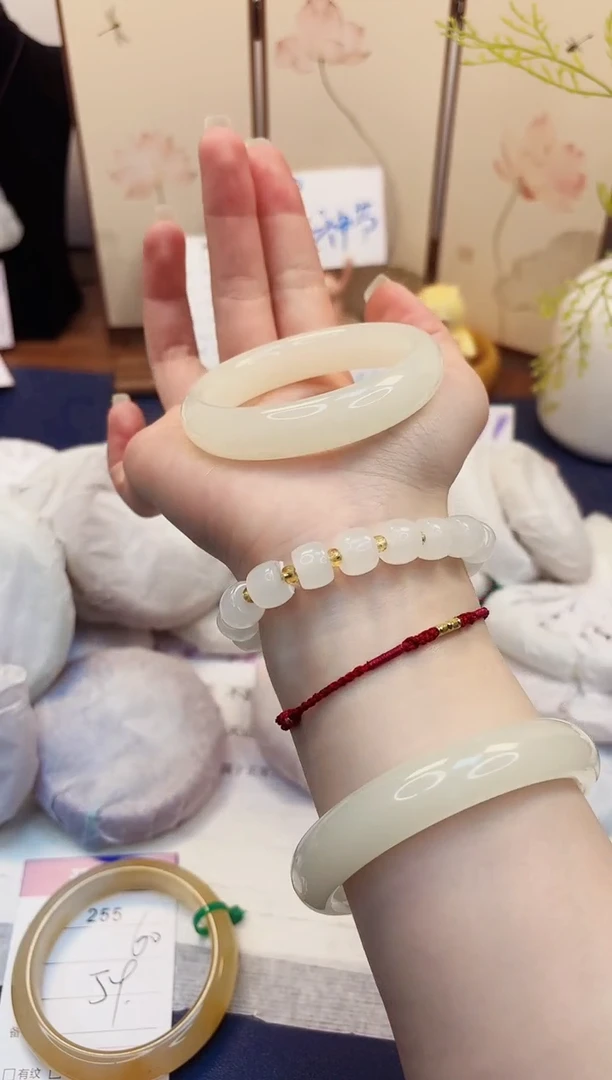 【闪购商品】石英质玉手镯未镶嵌256-玉兰白-圈口53