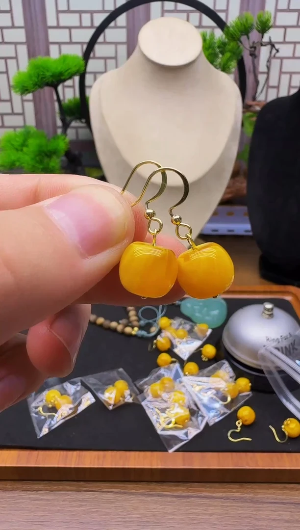蜜蜡14K金镶嵌耳饰E01