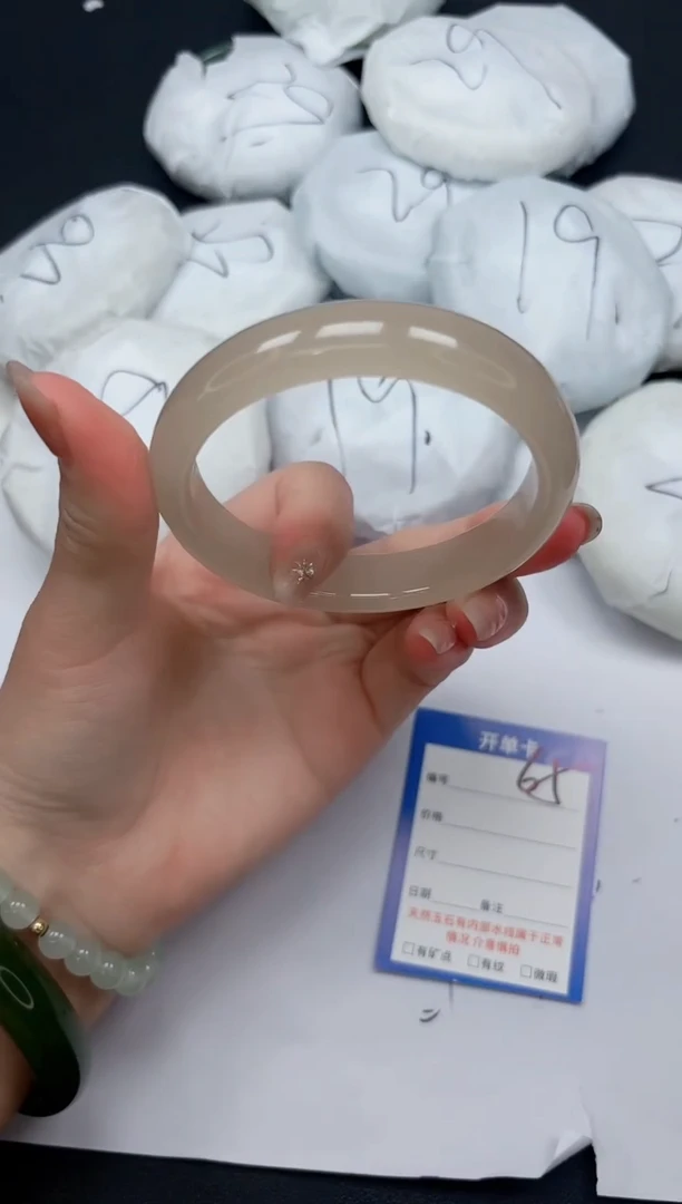 未镶嵌手镯石英质玉65/62.8