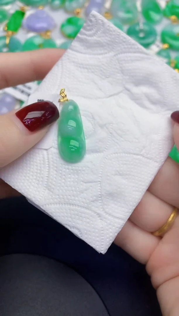 颈饰18K金镶嵌翡翠缅甸天然翡翠A货