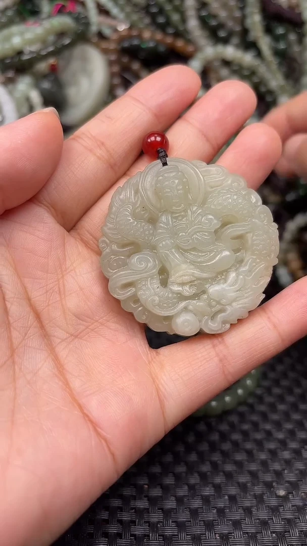 颈饰未镶嵌和田玉1