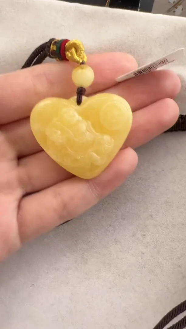 【闪购商品】琥珀裸石未镶嵌10117077-吊坠