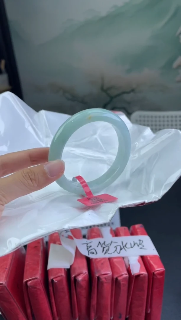 翡翠手镯未镶嵌4