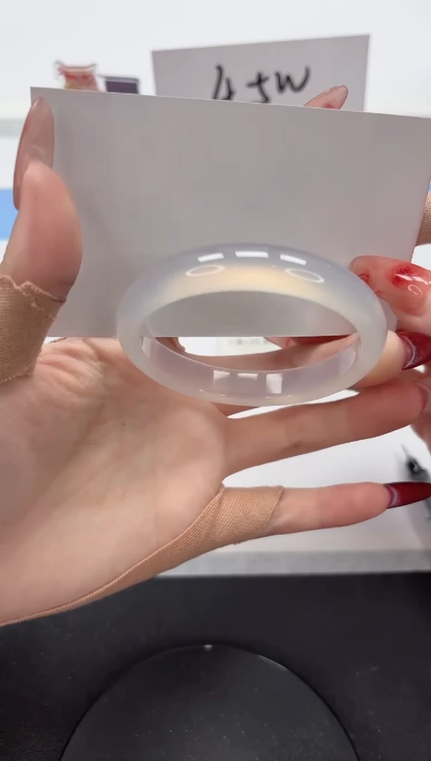 【闪购商品】石英质玉手镯未镶嵌A417-54.1