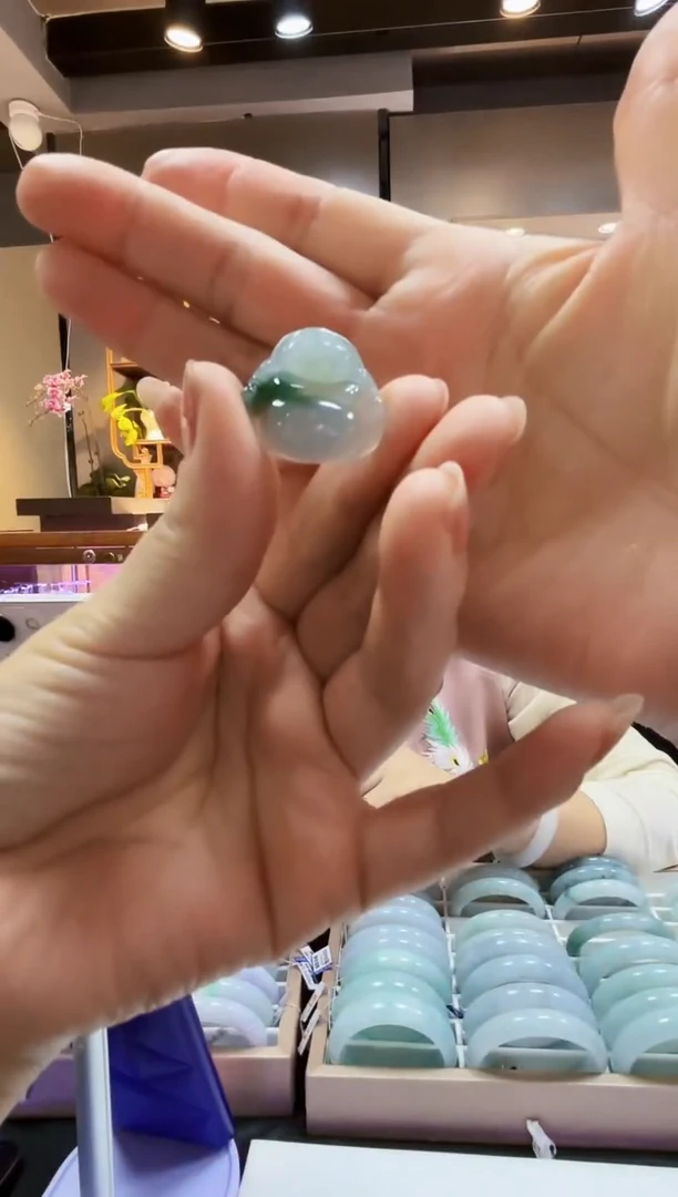 【闪购商品】翡翠颈饰未镶嵌佛公
