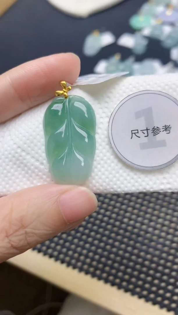 颈饰18K金镶嵌翡翠天然缅甸A货翡翠