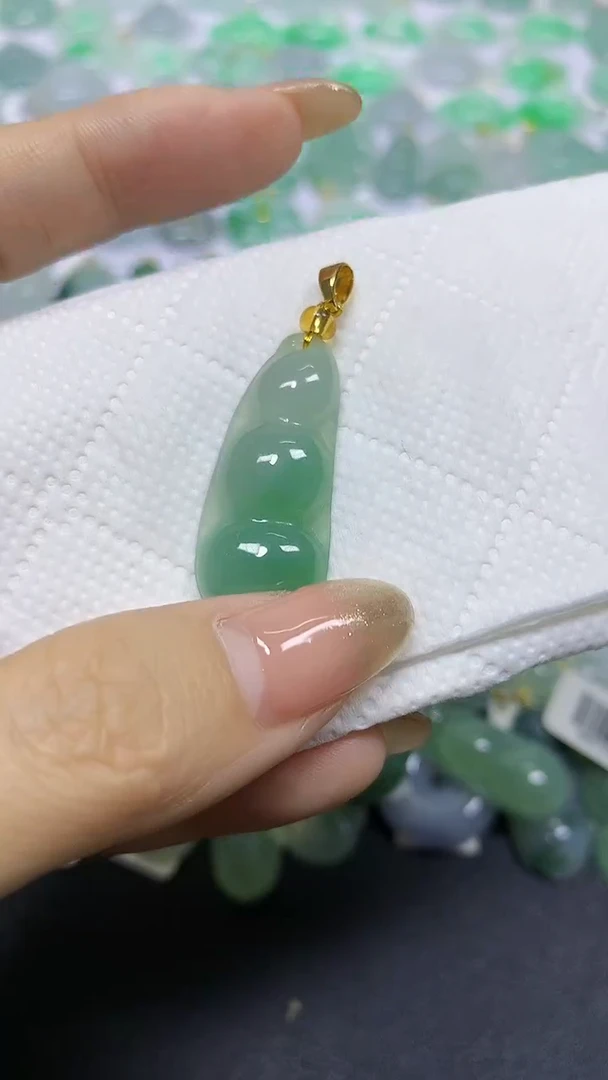 颈饰未镶嵌翡翠A货