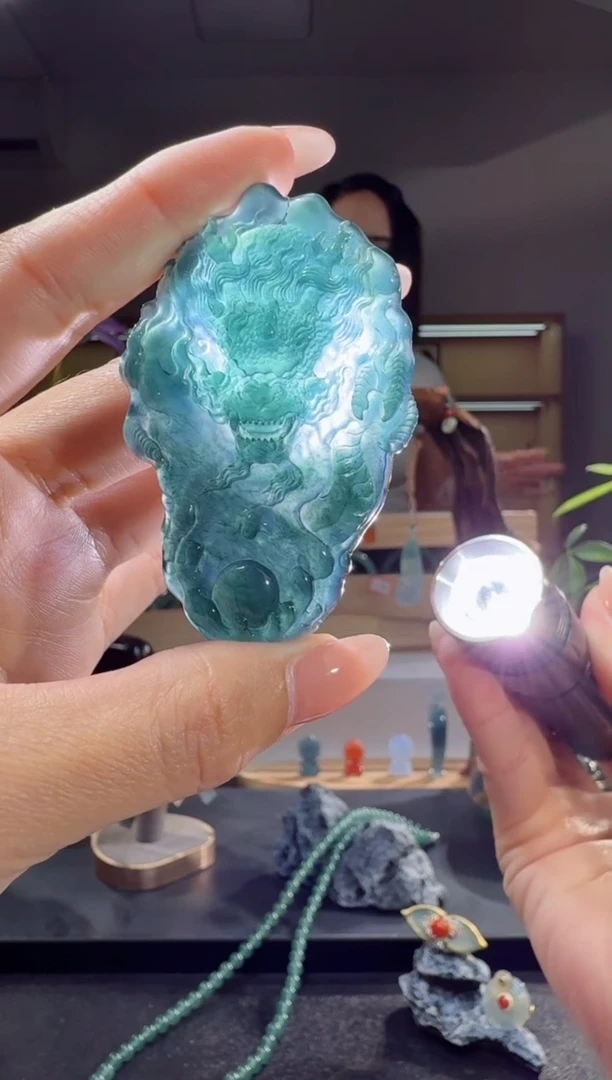 吊坠(不含链)未镶嵌翡翠龙牌（多样性发其一）