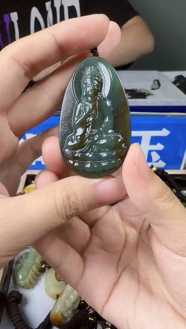 和田玉未镶嵌颈饰1