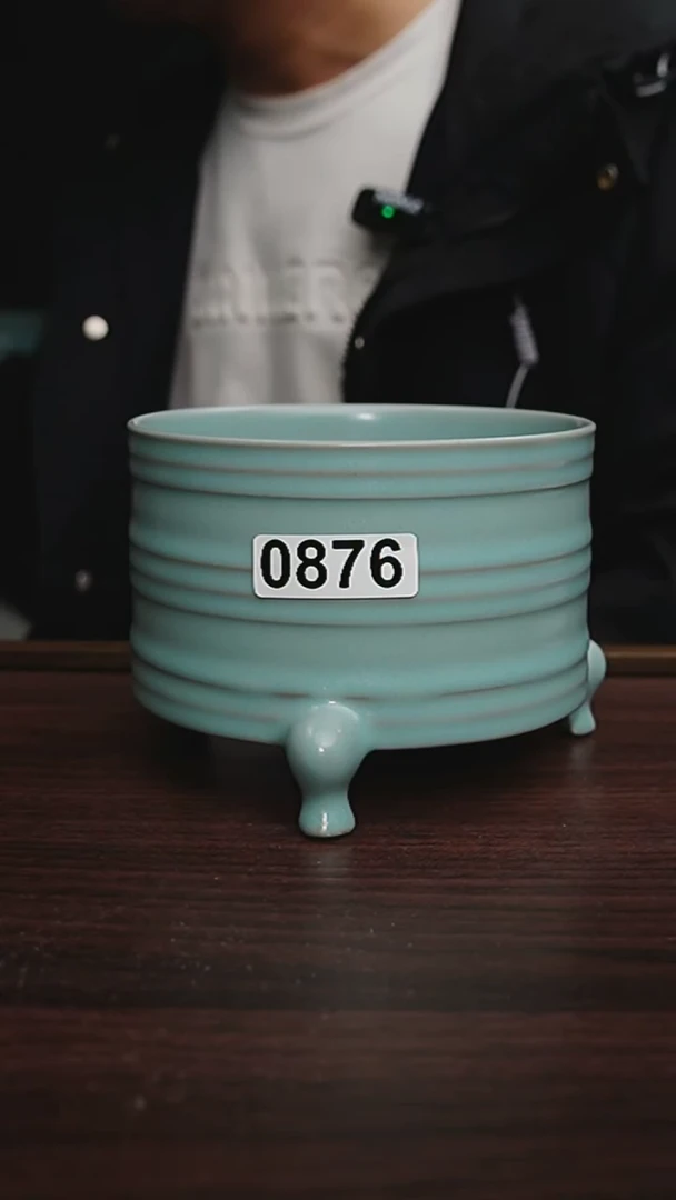 杯仿古釉天青色小三足炫纹尊