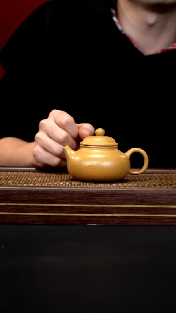 茶壶紫砂   LZX     黄金段    容天   180cc