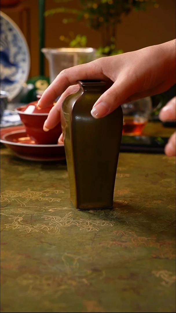 摆件十*茶叶末釉上瓶