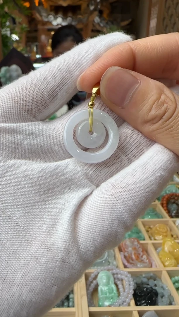 翡翠未镶嵌颈饰吊坠