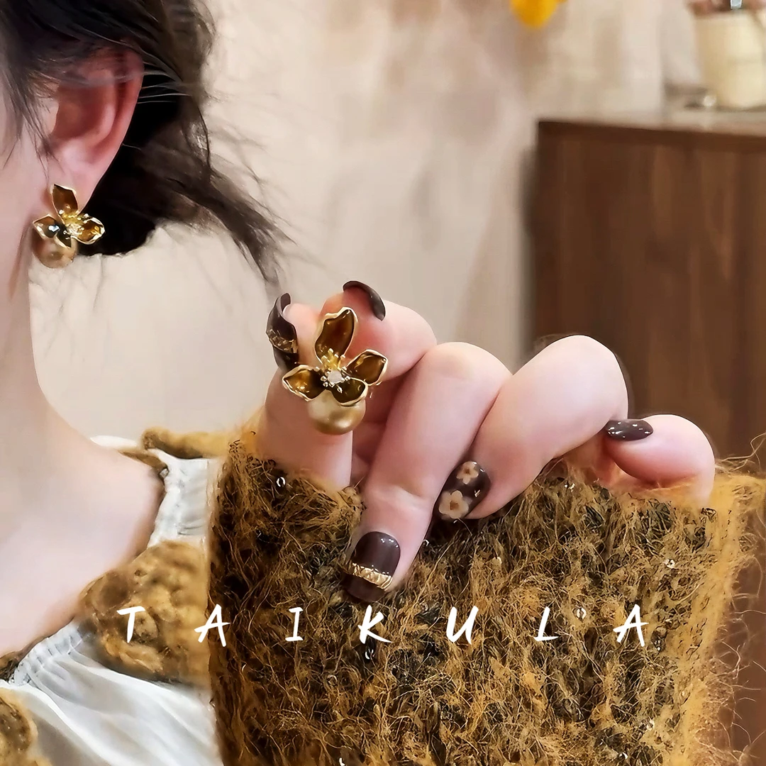 鸢尾花锆石珠珠耳钉简约百搭秋冬耳环时尚气质耳饰轻奢小众高级感