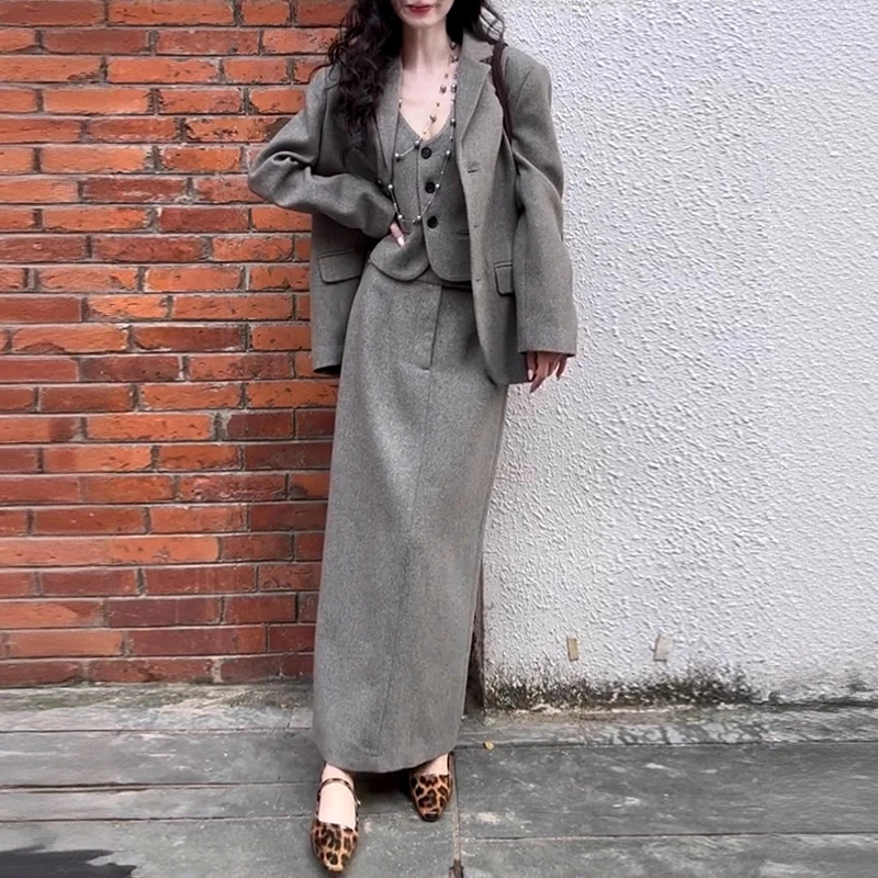 小众炸街高级感时尚套装女秋冬灰色毛呢西装外套马甲半身裙三件套