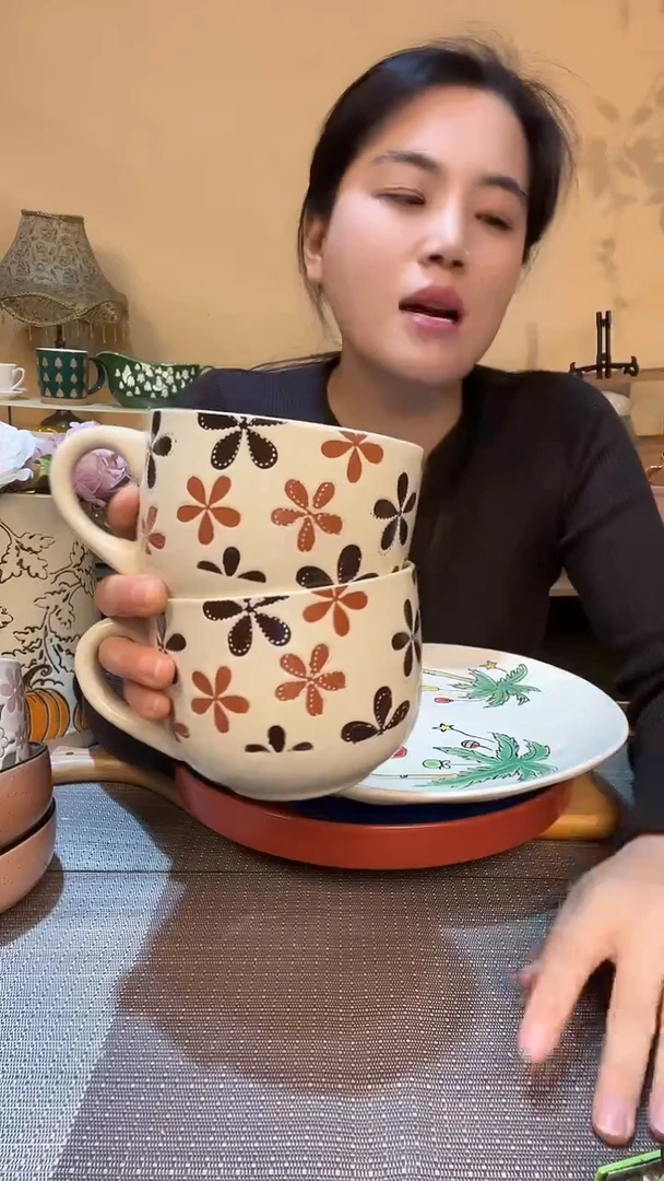 瓷片2个早餐杯 微瑕介意勿拍