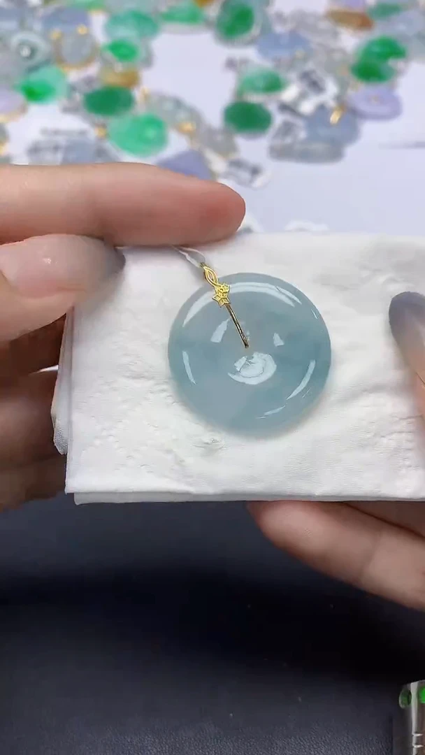 翡翠18K金镶嵌颈饰天然缅甸a货翡翠