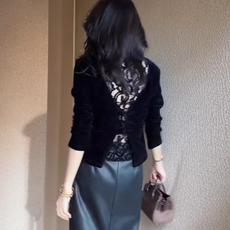 高品质轻奢设计感上衣2025秋季新款修身显瘦丝绒拼接蕾丝打底衫女