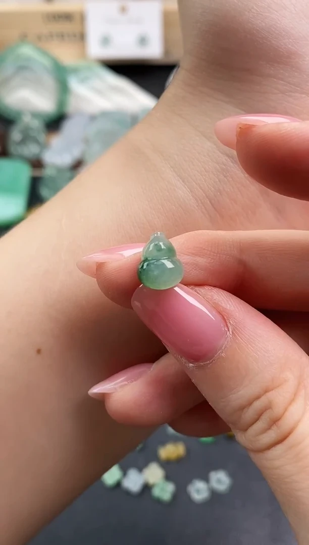 颈饰未镶嵌翡翠葫芦