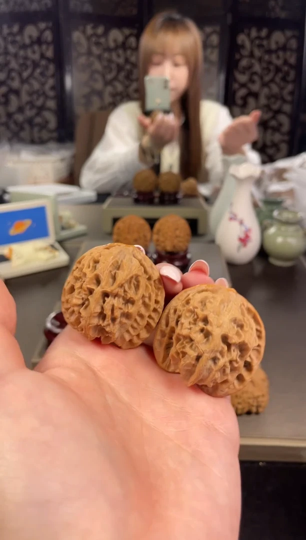 【闪购商品】文玩核桃把件苹果园41尺-2