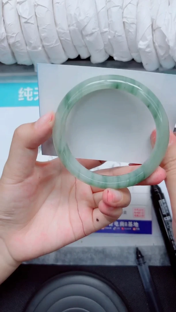 未镶嵌手镯石英质玉247-60