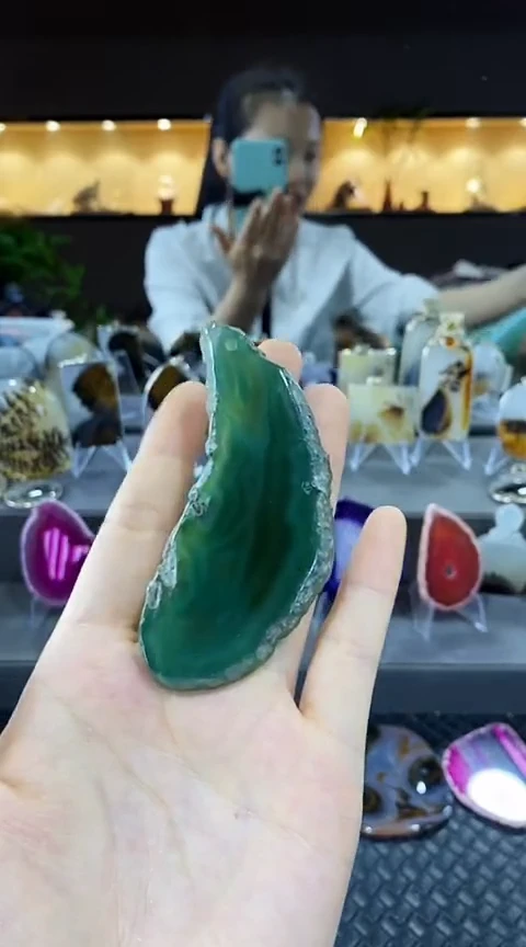未镶嵌颈饰玛瑙/玉髓浅*?玛瑙