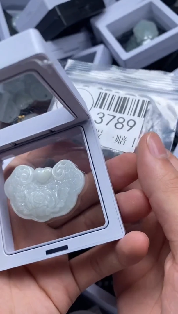 吊坠(不含链)未镶嵌翡翠3789