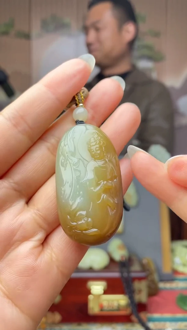 颈饰未镶嵌和田玉拍一发一