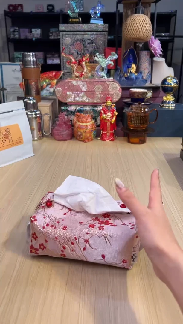 23红色车挂纸巾包