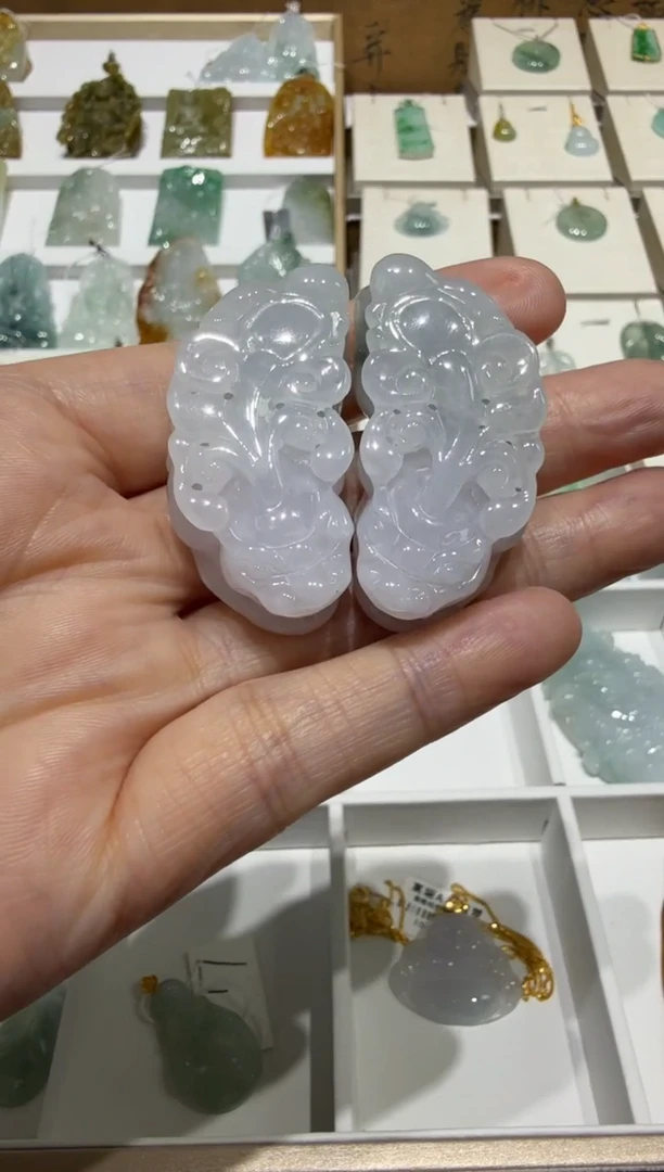 翡翠挂件未镶嵌A货翡翠多样性孤品