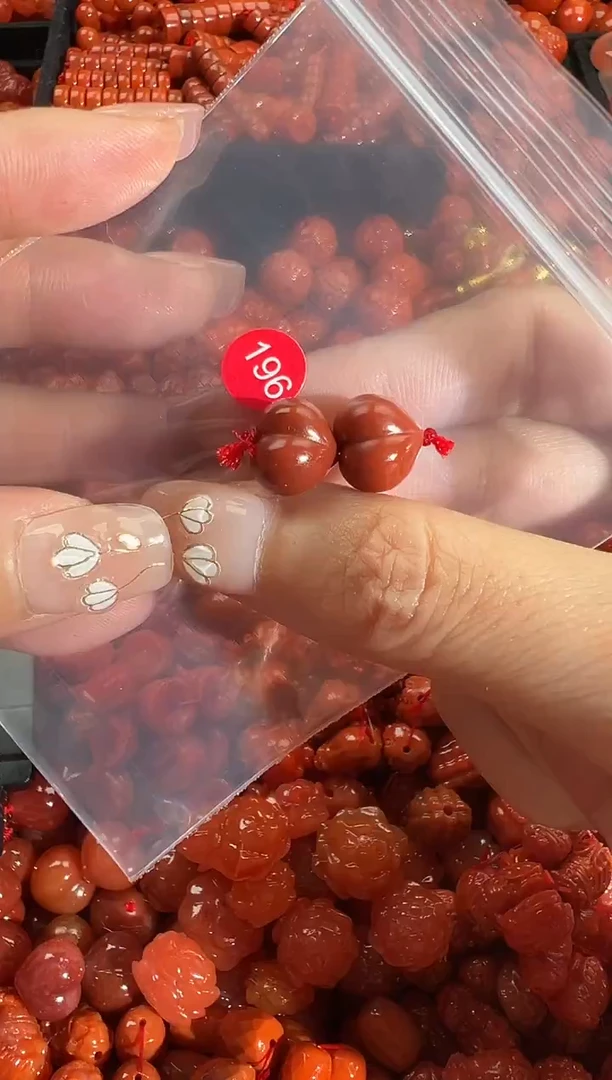 颈饰未镶嵌南红玛瑙1