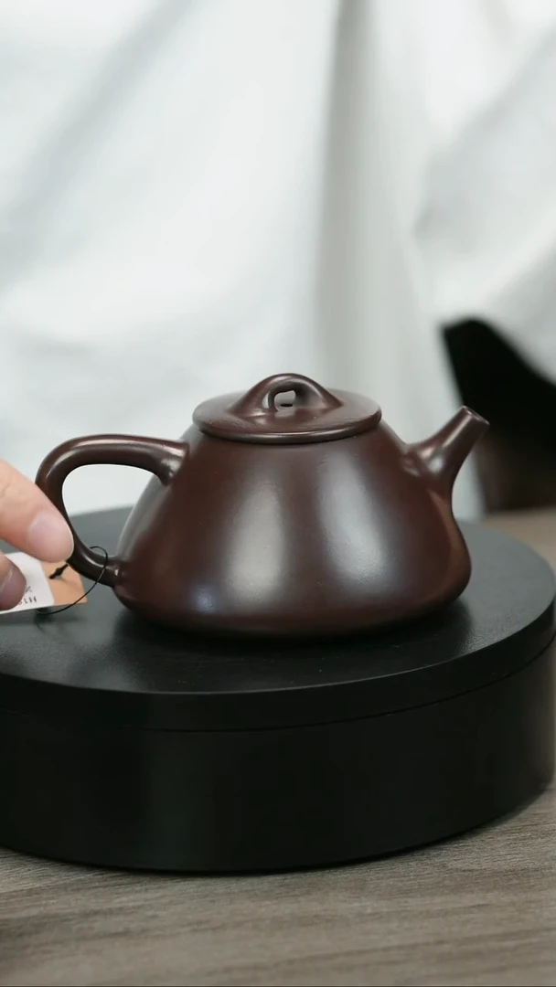 茶壶紫砂在*上H1910陈春芬光素子冶石瓢