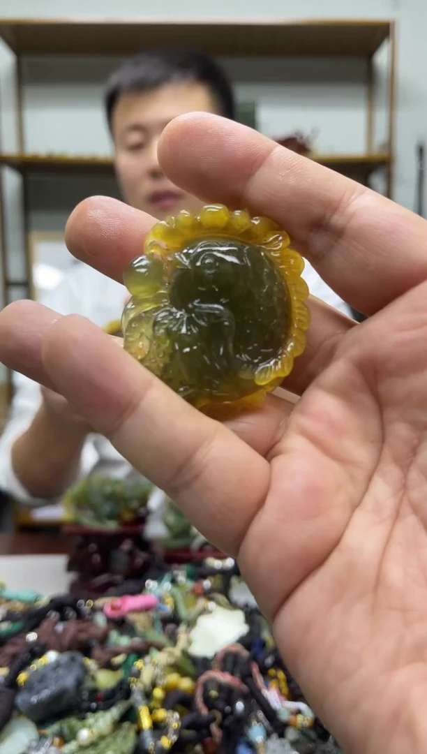 未镶嵌岫玉吊坠·