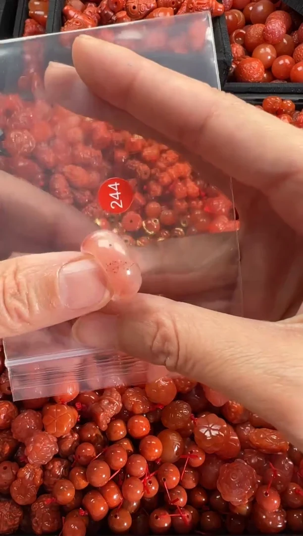 【闪购商品】南红玛瑙颈饰未镶嵌1