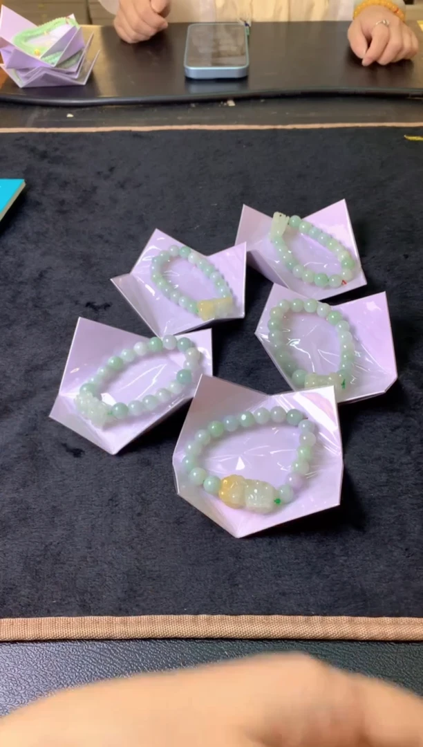 定制翡翠未镶嵌1裸玉（客户意向镶嵌）多样性发一条