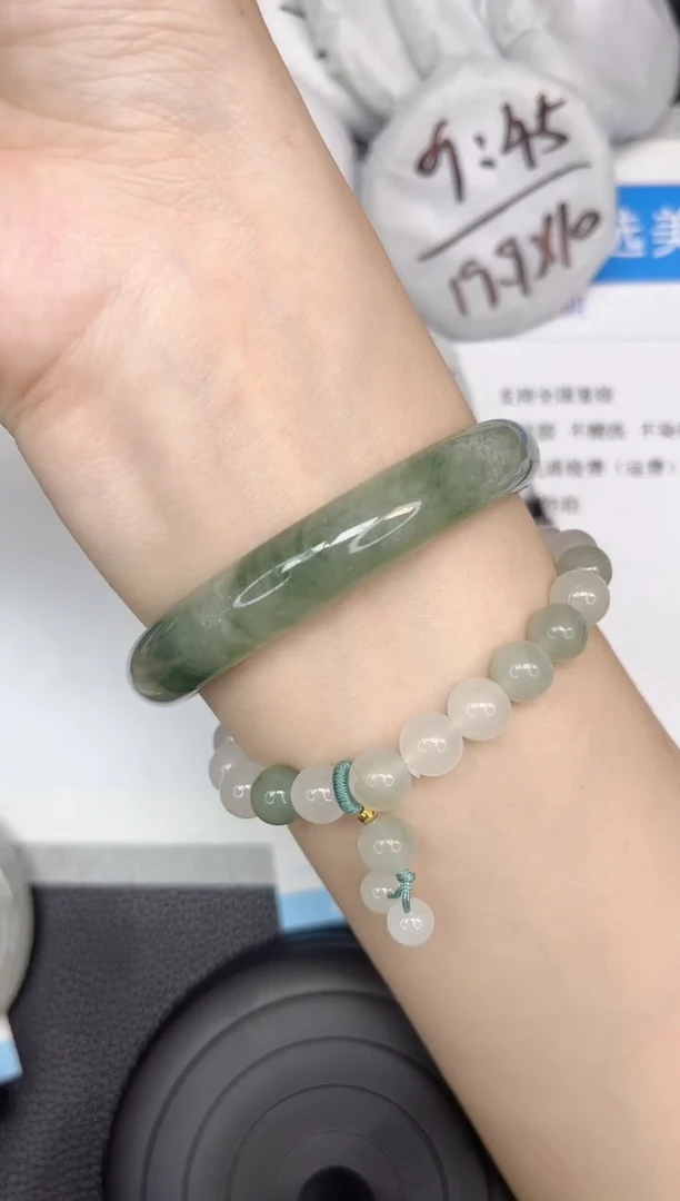 石英质玉手镯未镶嵌183-61