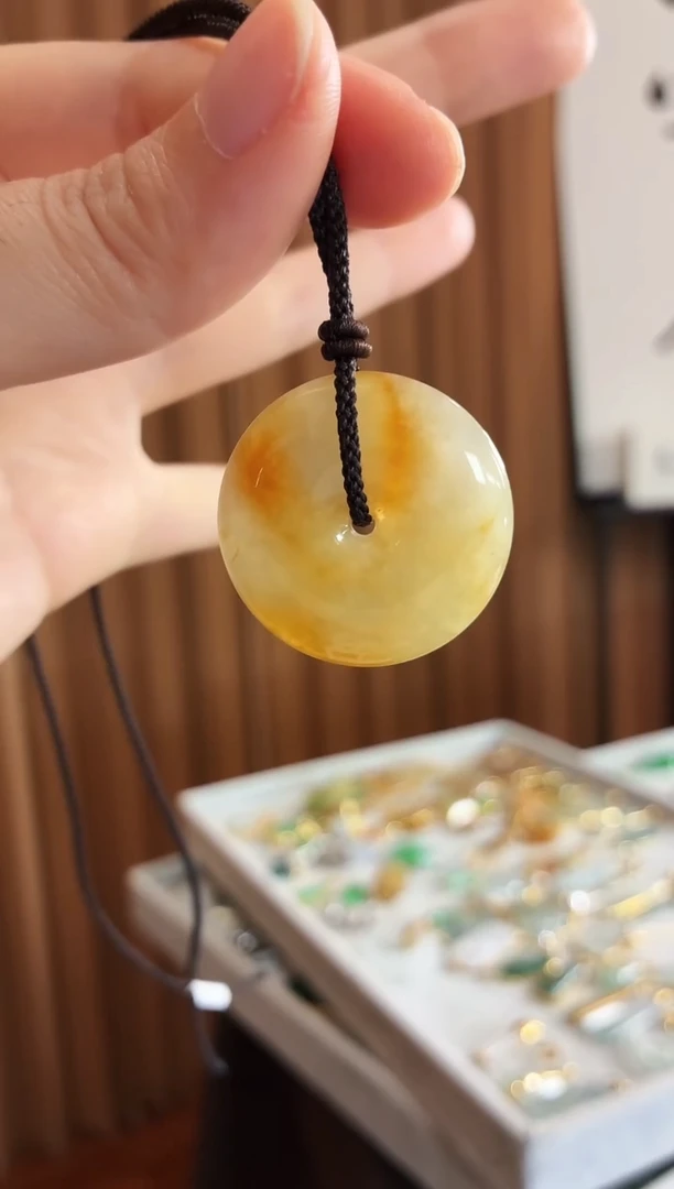 颈饰未镶嵌翡翠吊坠