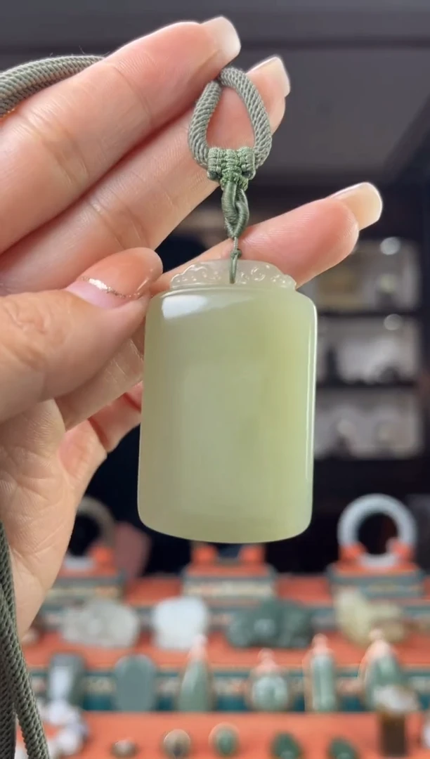 颈饰未镶嵌和田玉佩佩