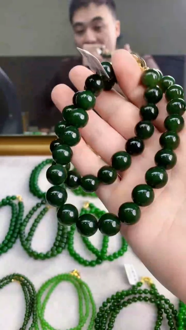 项链未镶嵌和田玉（碧玉）卡12俄七老油菠菜绿