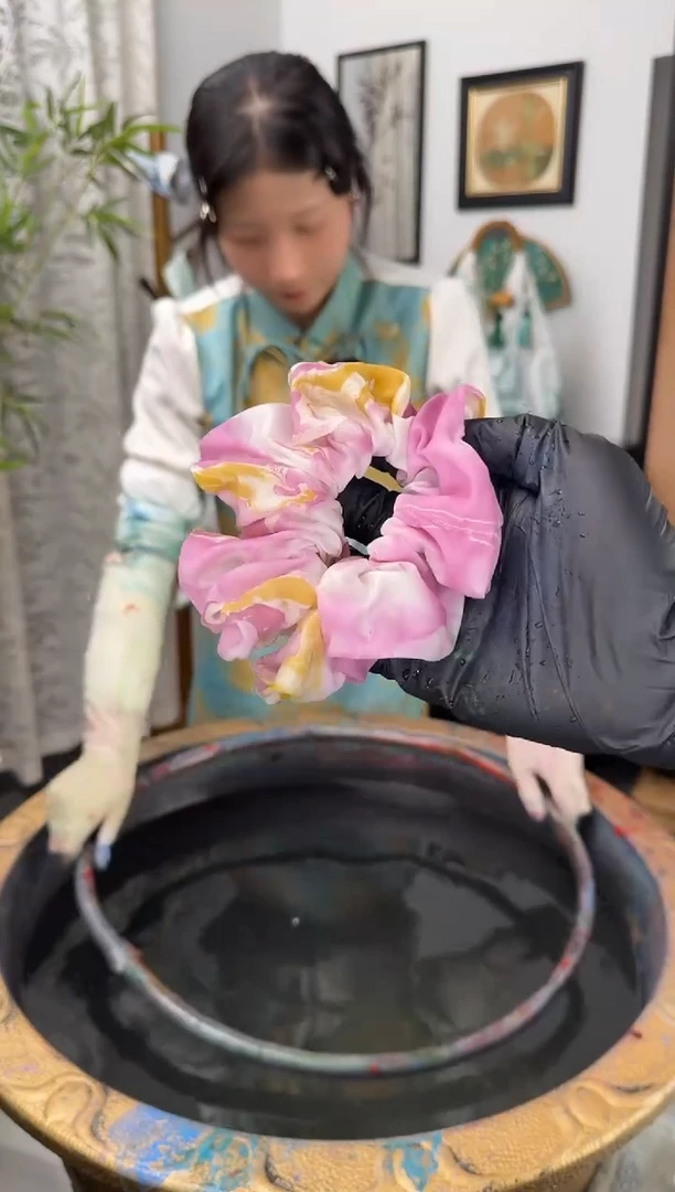 32 粉金系 大肠发圈