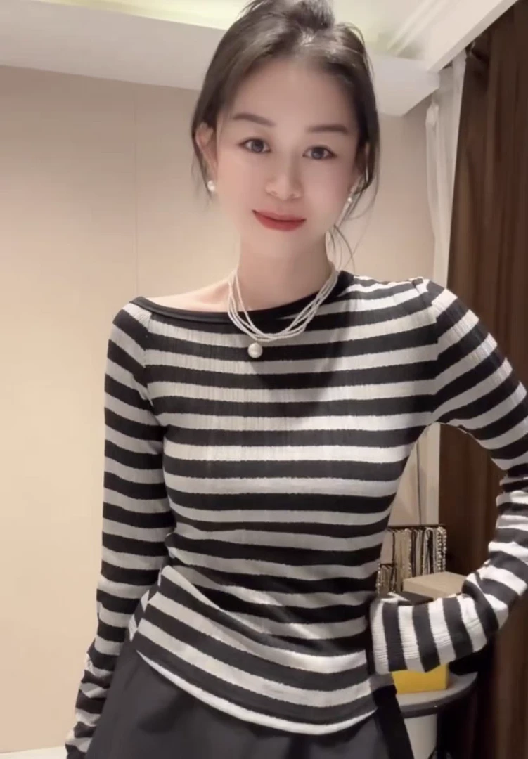 欧洲站2025春季新款撞色条纹斜领设计感t恤时尚洋气百搭修身上衣