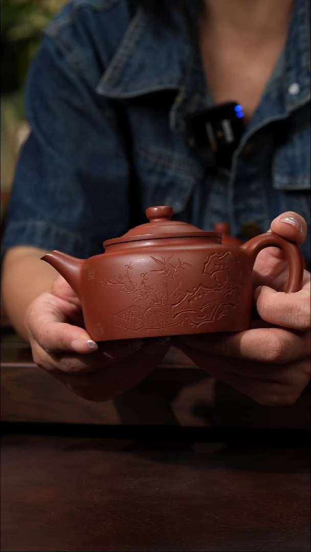 茶壶紫砂红清水刻绘剑流德钟200cc左右