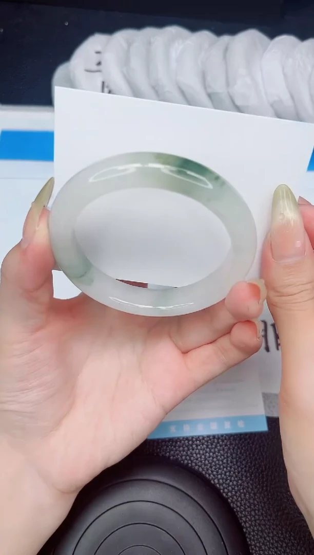 石英质玉手镯未镶嵌249-56.4