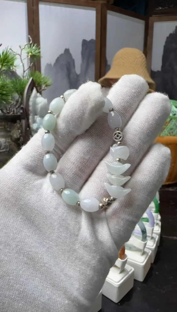 翡翠未镶嵌颈饰手串