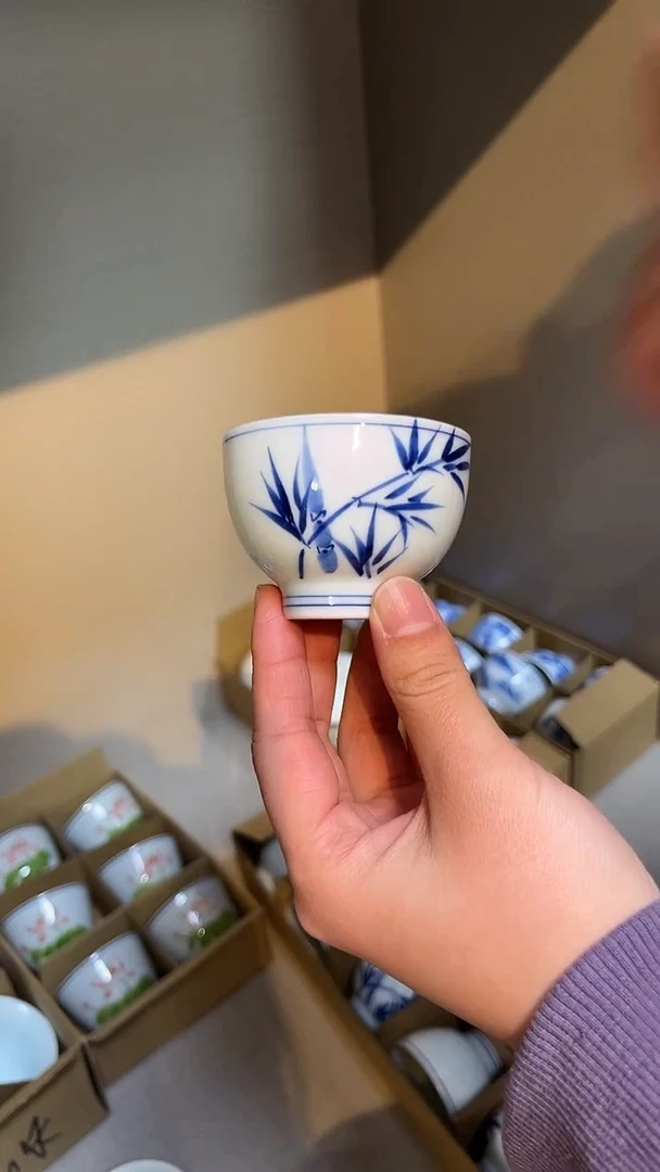 景德镇高温瓷手绘青花竹品茗杯