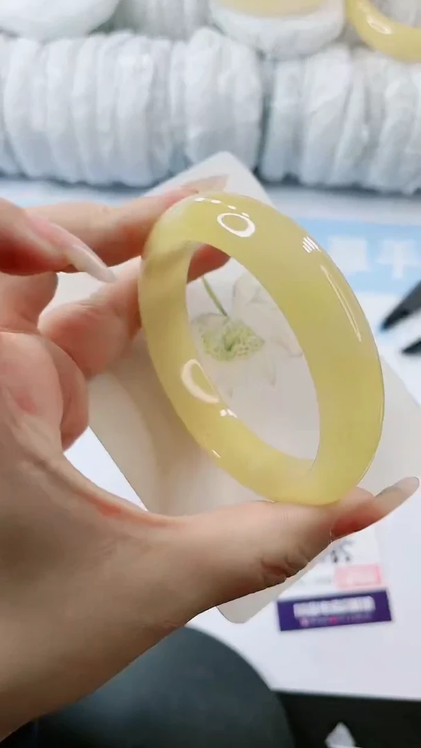 【闪购商品】石英质玉手镯未镶嵌多样性发货L765