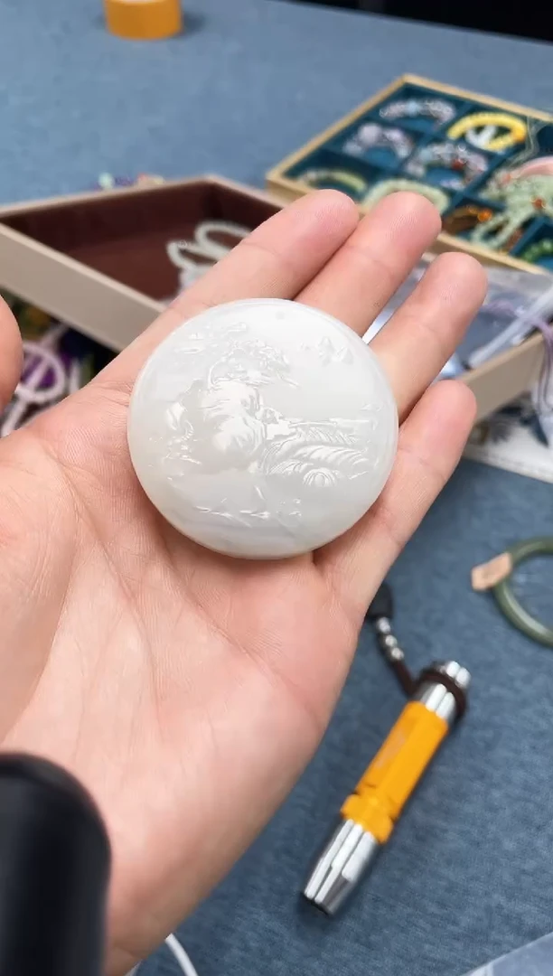 和田玉未镶嵌颈饰吊坠