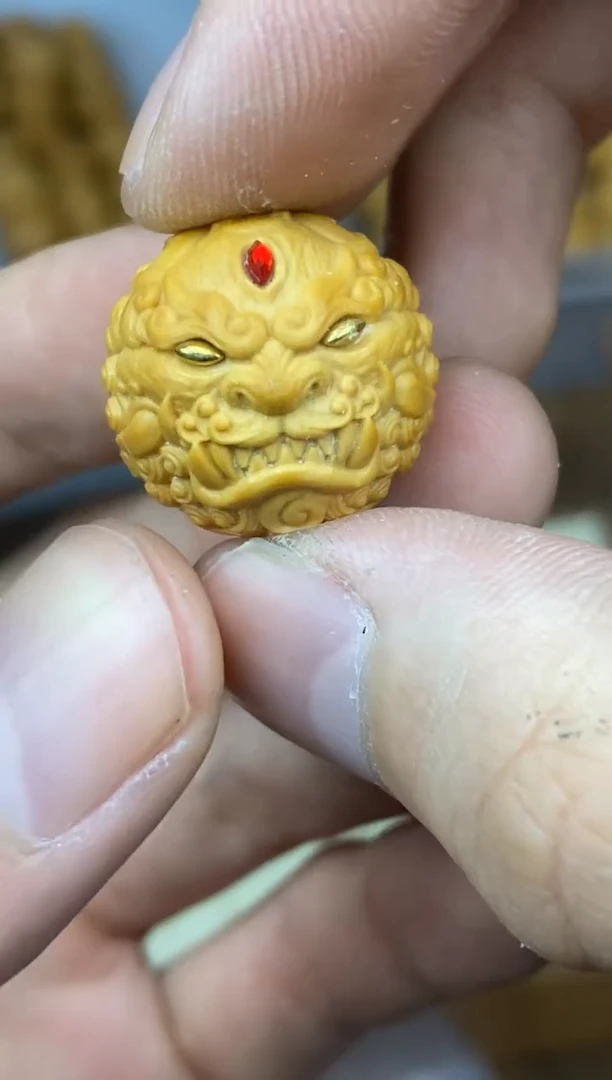 猴头核桃吊坠万福 唐狮  红色