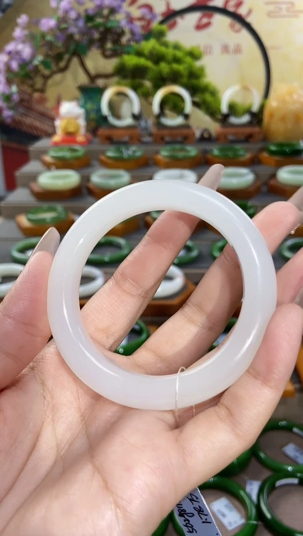 【闪购商品】和田玉手镯未镶嵌高冰手镯55